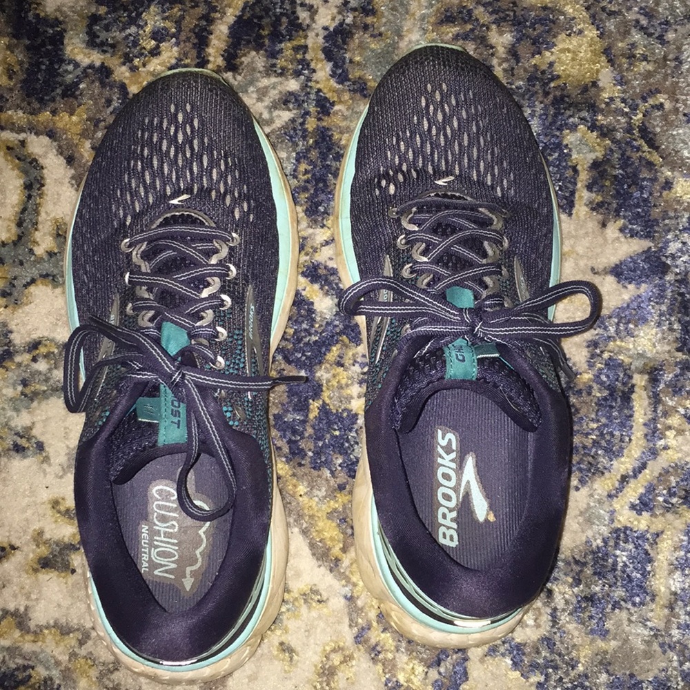 brooks tennis shoes